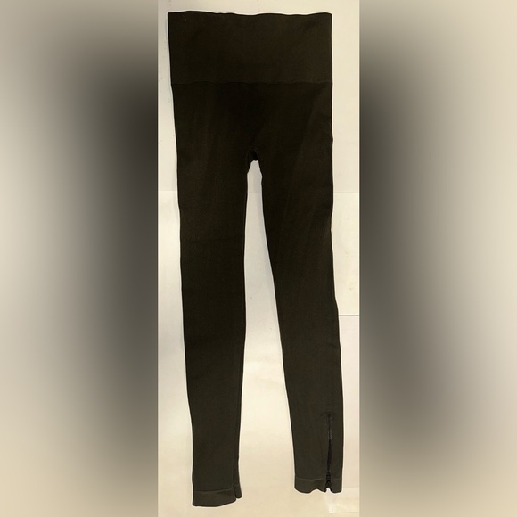 SPANX Pants - Spanx Seamless Side Ankle Zip‎ Leggings Dark Army Green Women's Size Medium